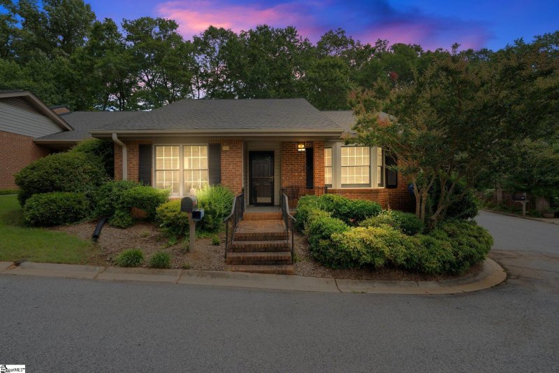 143 Hummingbird Ridge