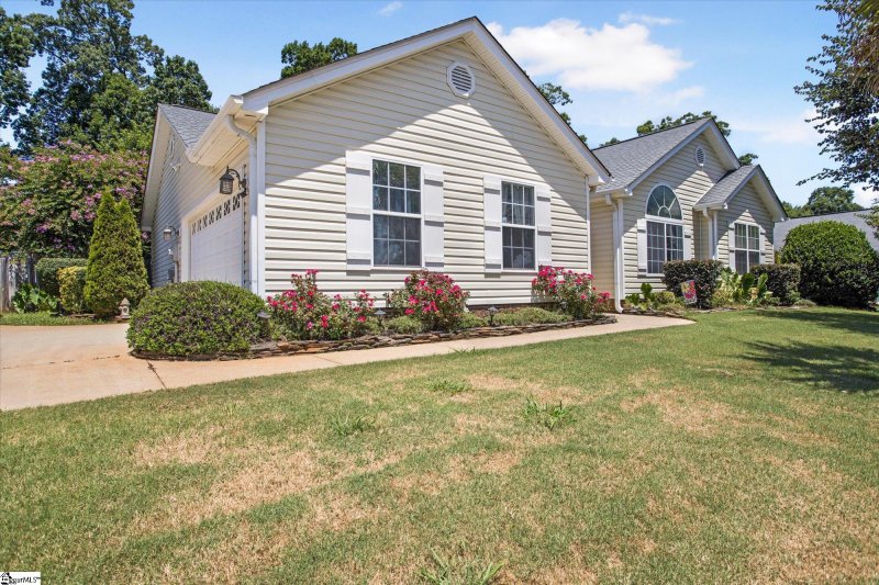 Property image 2 at 22 Camrose Drive, Greer, SC 29651