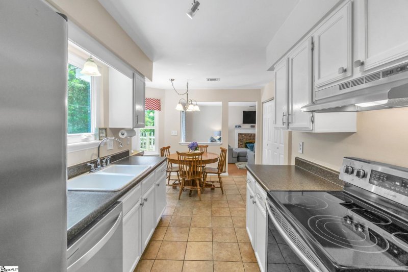 Property image 2 at 118 Doelling Court, Greenville, SC 29609