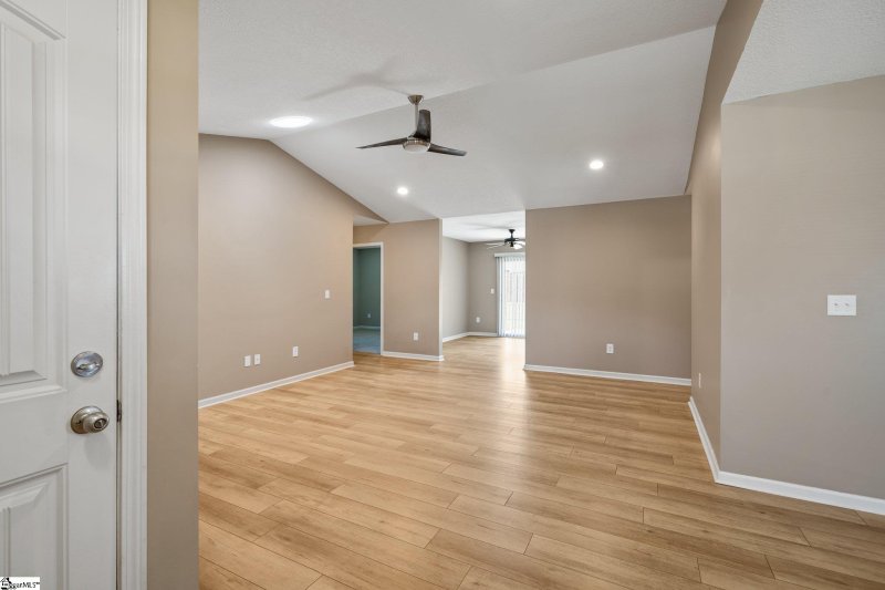 Property image 3 at 446 Peaksview Drive, Simpsonville, SC 29681