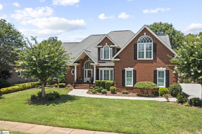 Property image 4 at 4 Kinross Row, Greer, SC 29650