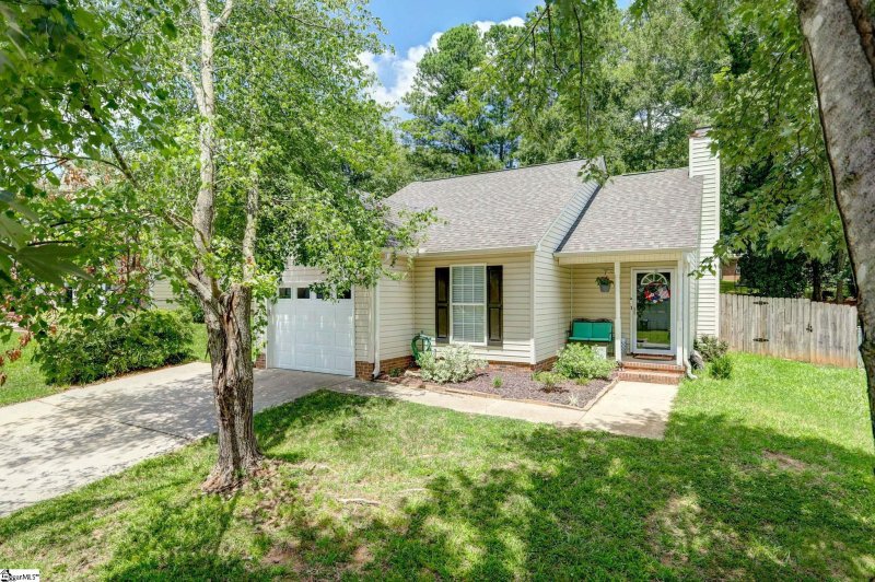 103 Great Oaks Way
