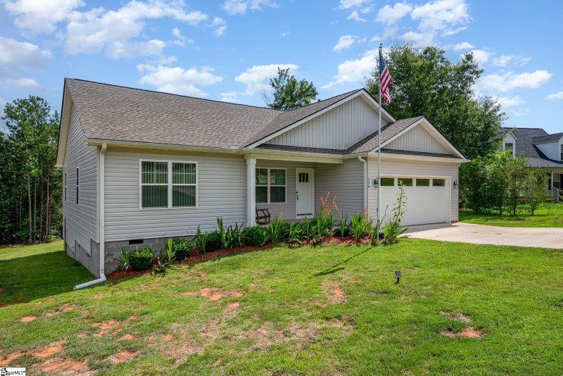 Property image 2 at 224 Hallmark Circle, Easley, SC 29640