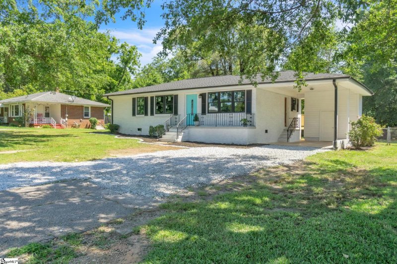 Property image 2 at 202 Alfred Road, Easley, SC 29640