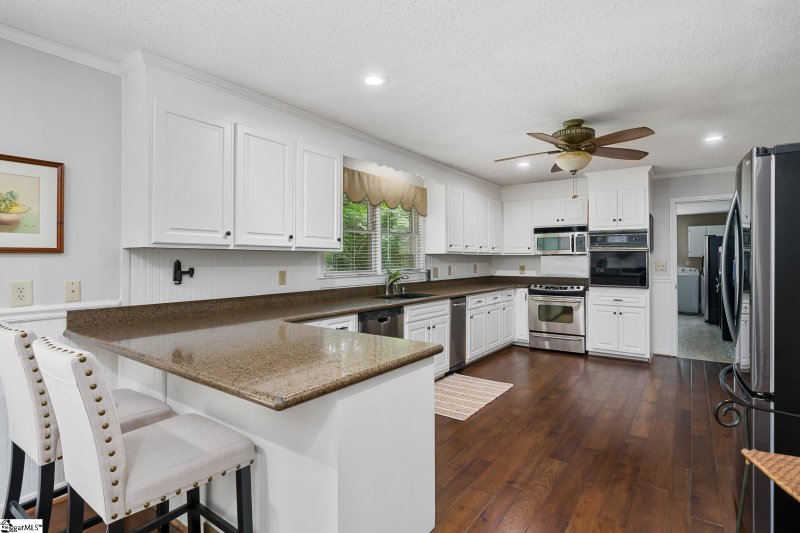 Property image 5 at 3 Robin Road, Greenville, SC 29609