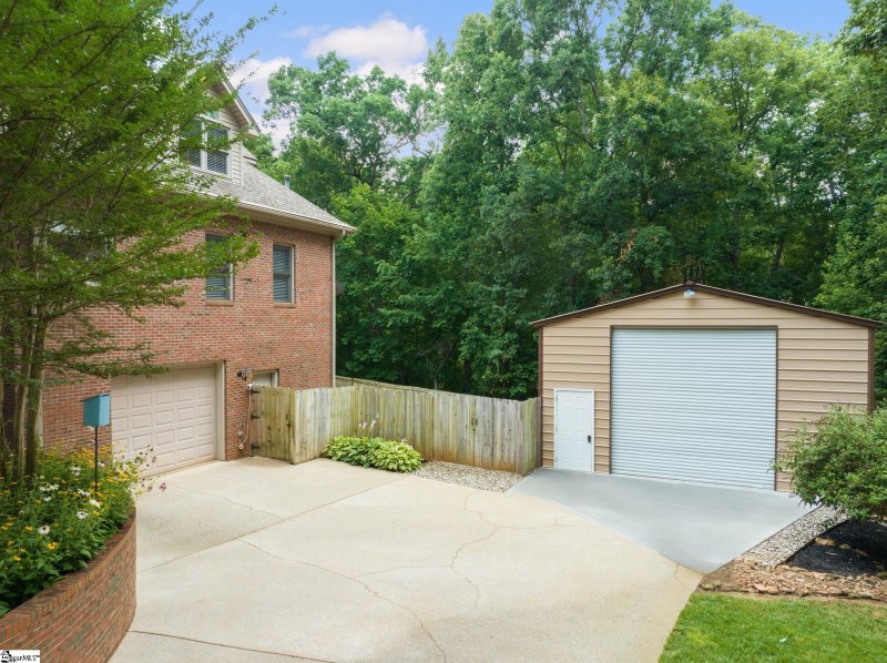 Property image 5 at 112 Walton Court, Greer, SC 29651