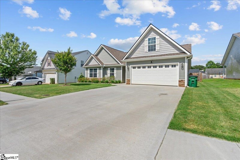 Property image 3 at 225 Catterick Way, Fountain Inn, SC 29644