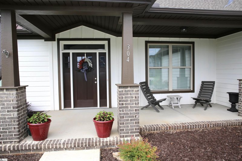 Property image 3 at 304 Charney Lane, Greer, SC 29651