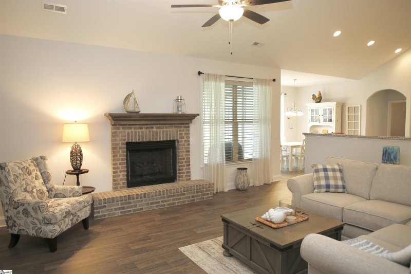 Property image 4 at 304 Charney Lane, Greer, SC 29651