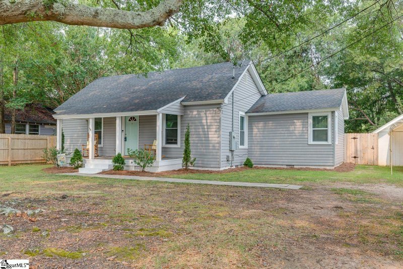 Property image 2 at 25 8th Street, Greer, SC 29651