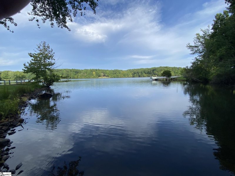 Property image 2 at 105 Bayview Court, Laurens, SC 29360