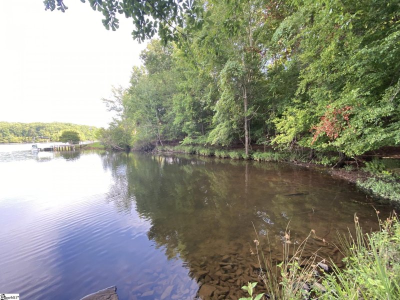 Property image 3 at 105 Bayview Court, Laurens, SC 29360