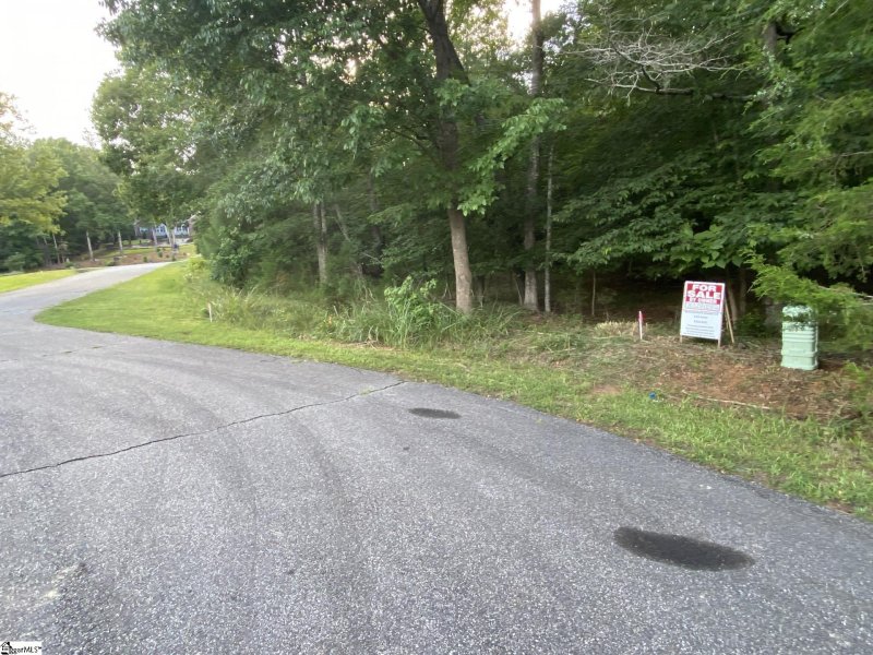 Property image 5 at 105 Bayview Court, Laurens, SC 29360