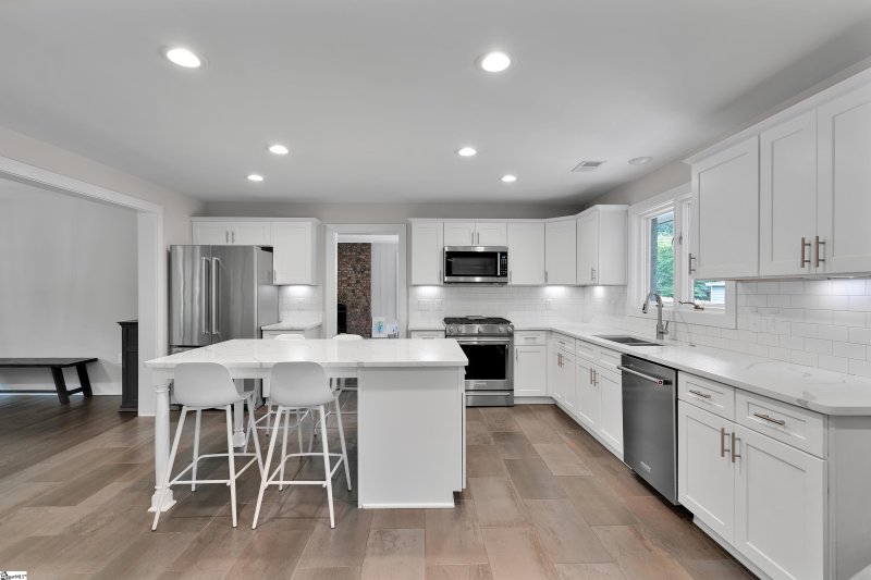 Property image 5 at 740 Hillview Street, Spartanburg, SC 29302