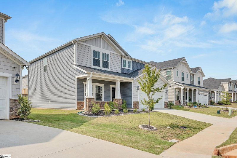 Property image 2 at 124 Pewter Circle, Simpsonville, SC 29680