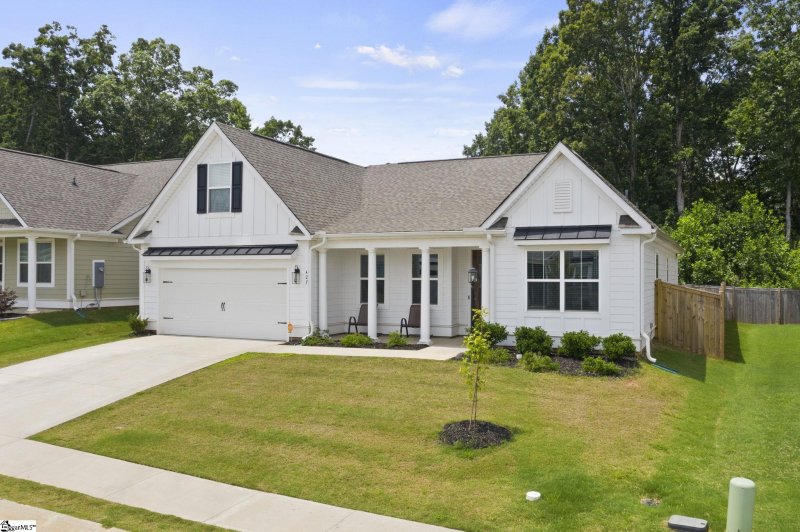 Property image 2 at 427 Buchanan Ridge Road, Taylors, SC 29687