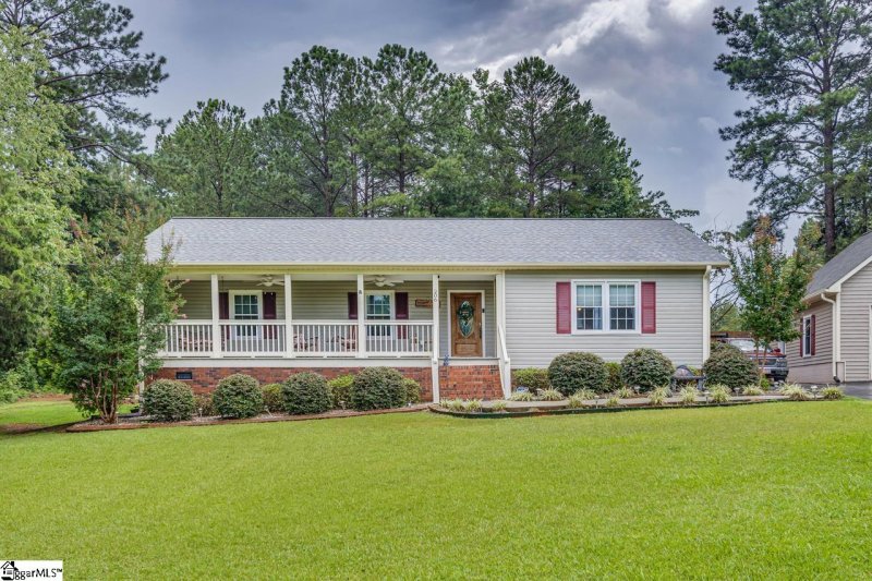 Property image 4 at 206 Highland Street, Laurens, SC 29360