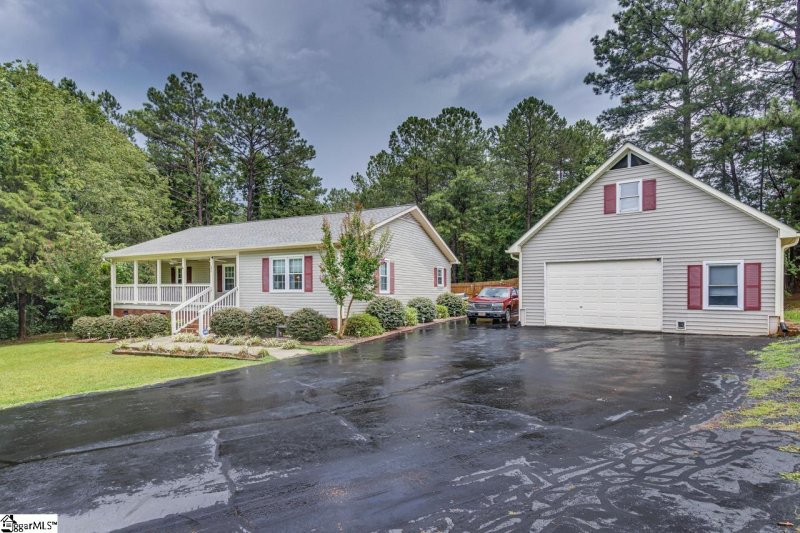 Property image 5 at 206 Highland Street, Laurens, SC 29360