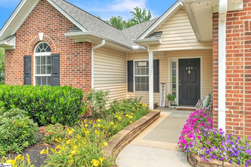Property image 2 at 205 Lutsen Drive, Easley, SC 29642