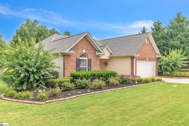 Property image 3 at 205 Lutsen Drive, Easley, SC 29642