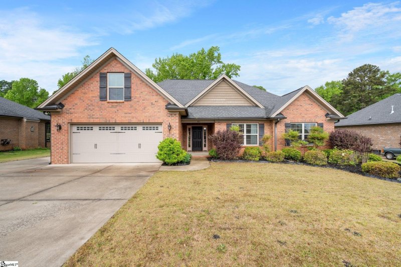 Property image 2 at 811 E Frank Bush Avenue, Inman, SC 29349