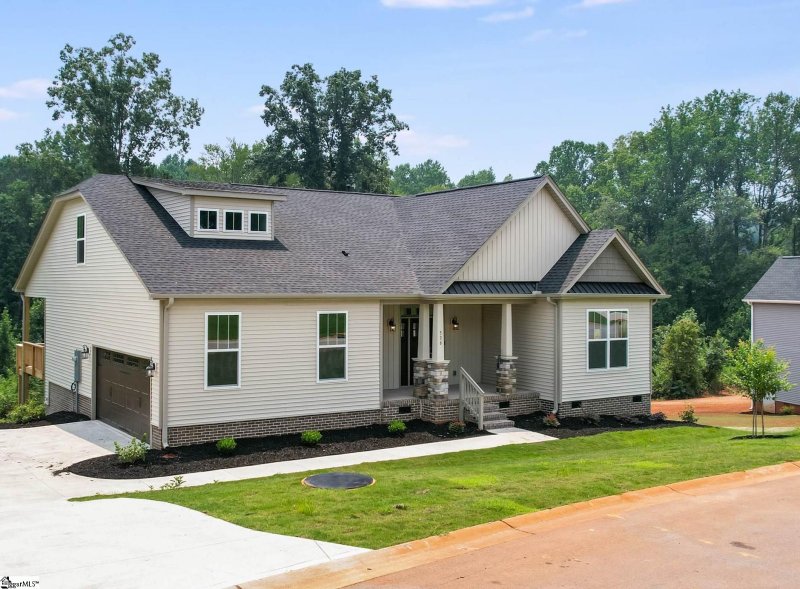 Property image 2 at 536 Forden Drive, Wellford, SC 29385