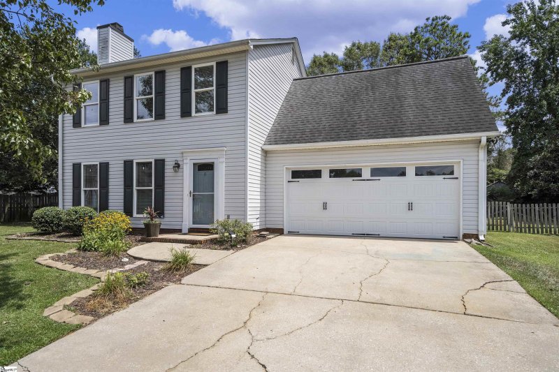 Property image 2 at 8 E Long Creek Court, Simpsonville, SC 29680