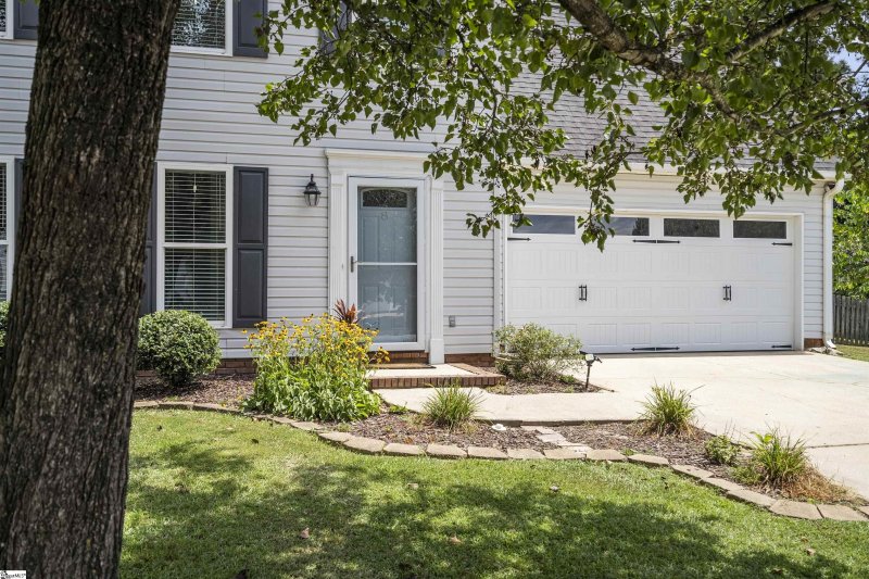Property image 3 at 8 E Long Creek Court, Simpsonville, SC 29680