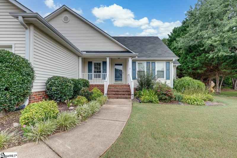 Property image 2 at 16 Summer Hill Road, Simpsonville, SC 29681