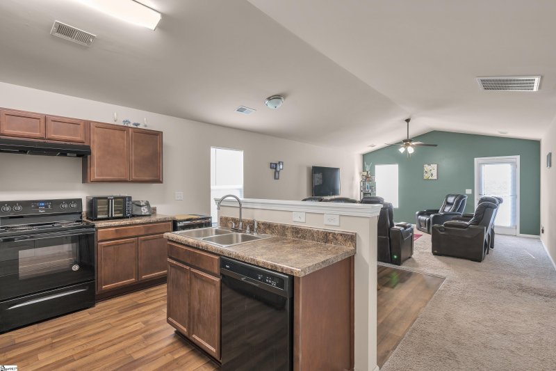 Property image 2 at 112 Botany Drive, Laurens, SC 29360