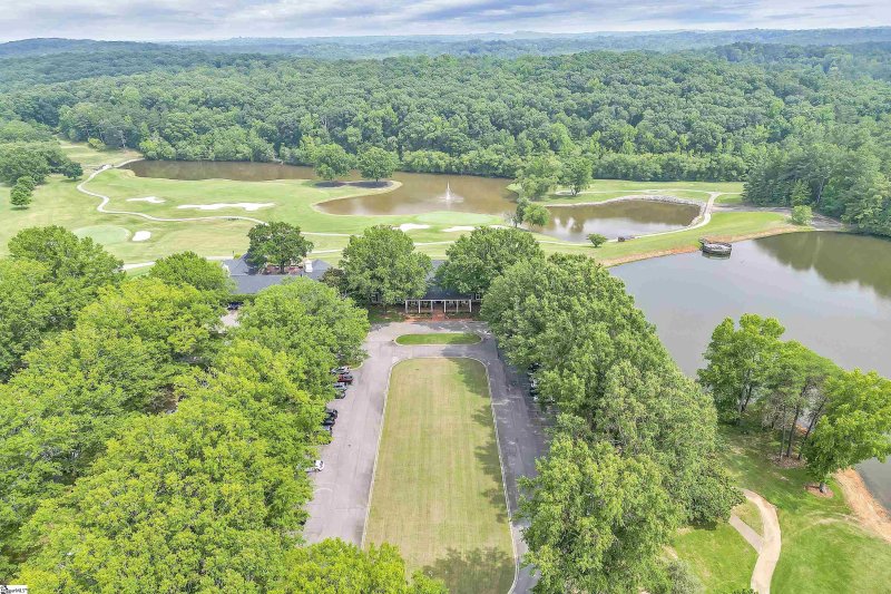 Property image 4 at 407 Black Oak Court, Spartanburg, SC 29306