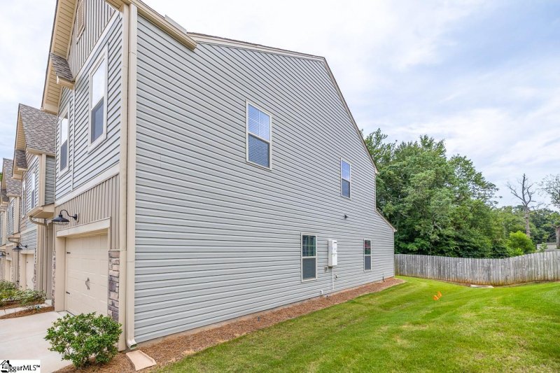 Property image 4 at 400 Cedar Bluff Way, Mauldin, SC 29662