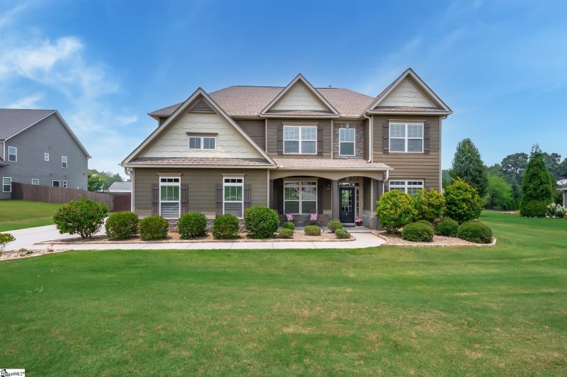 9 Ridgewater Court