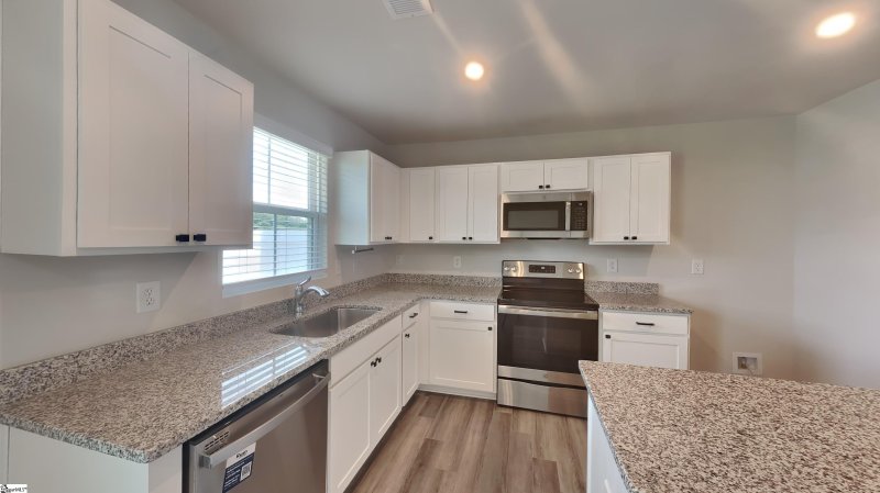 Property image 4 at 135 Fernside Court, Greenville, SC 29617