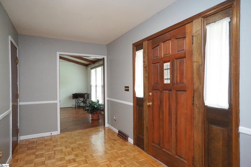 Property image 3 at 200 Barry Drive, Greer, SC 29650