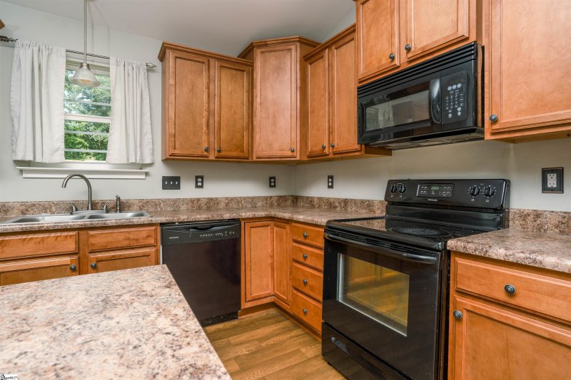 Property image 5 at 233 Redcoat Court, Simpsonville, SC 29680