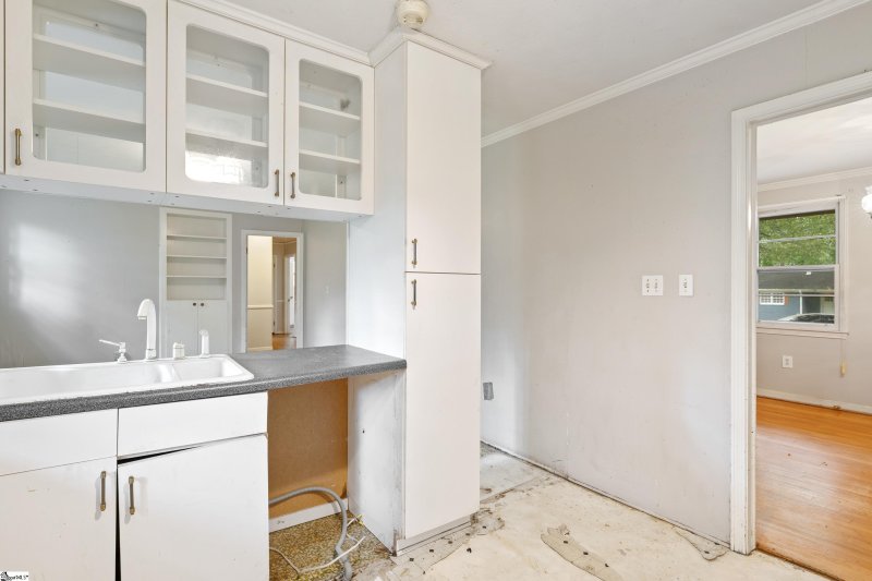 Property image 5 at 303 Creighton Drive, Taylors, SC 29687-3617