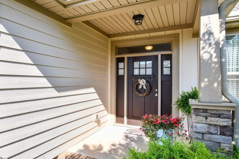 Property image 2 at 194 Bur Oak Drive, Taylors, SC 29687