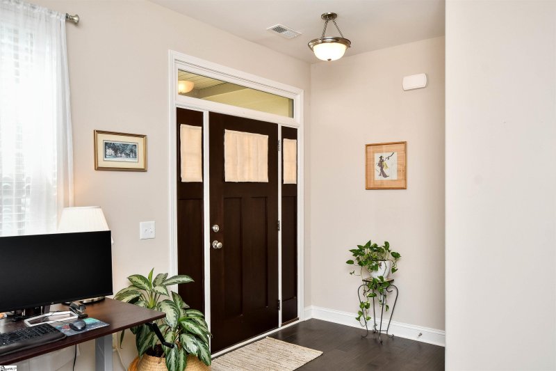 Property image 3 at 194 Bur Oak Drive, Taylors, SC 29687