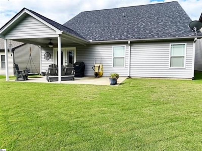 Property image 2 at 554 Ridgeville Crossing Drive, Inman, SC 29349