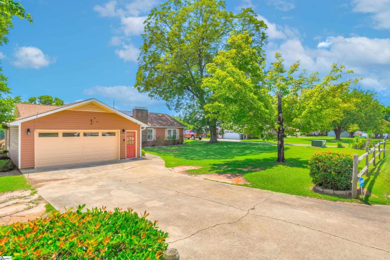 Property image 3 at 4686 Schirra Court, Spartanburg, SC 29301