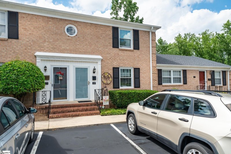 Property image 2 at 815 Edwards Road, Greenville, SC 29615