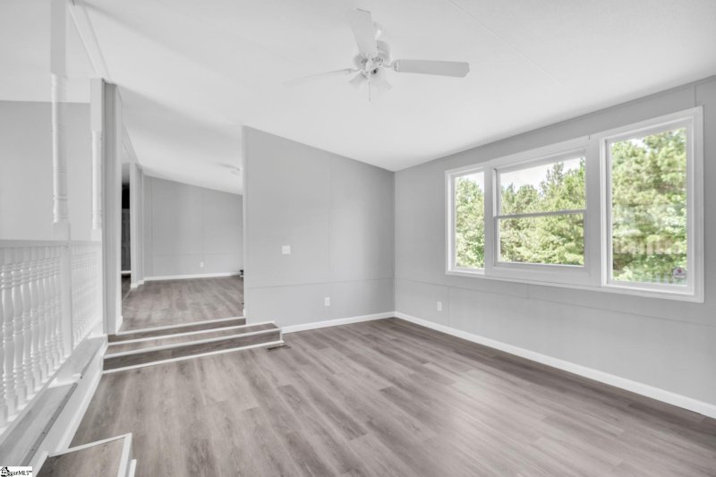 Property image 3 at 202 Riverbreeze Road, Greenville, SC 29611