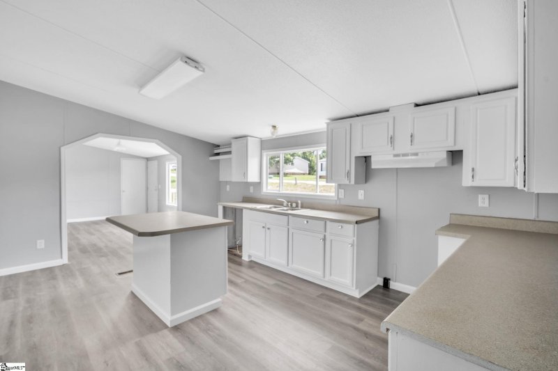 Property image 4 at 202 Riverbreeze Road, Greenville, SC 29611