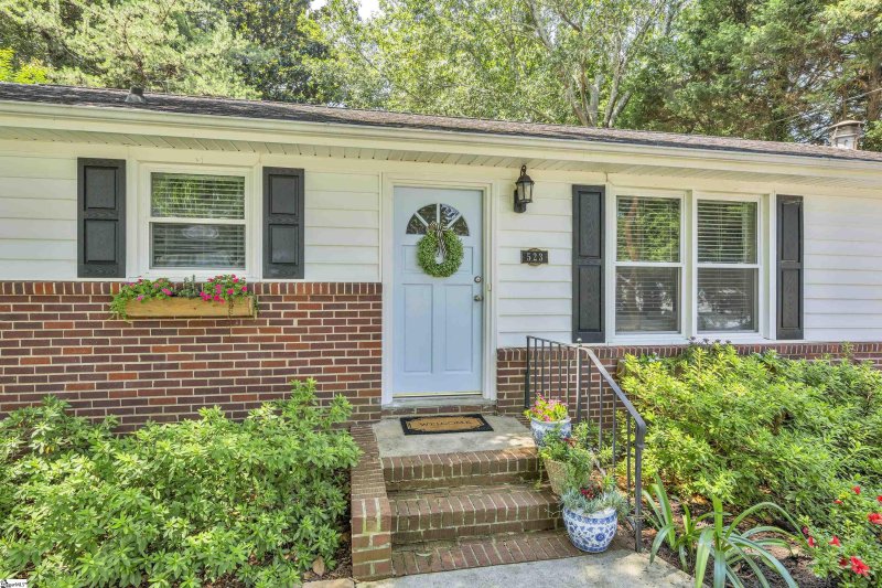 Property image 2 at 523 Willow Springs Drive, Greenville, SC 29607