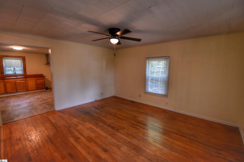 Property image 3 at 334 Poole Street, Woodruff, SC 29388