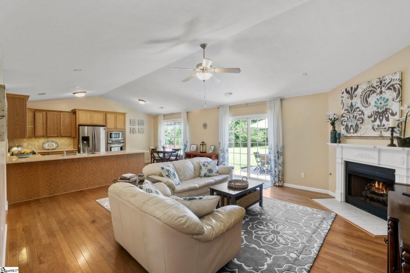 Property image 3 at 124 Cotton Hill Lane, Greer, SC 29651