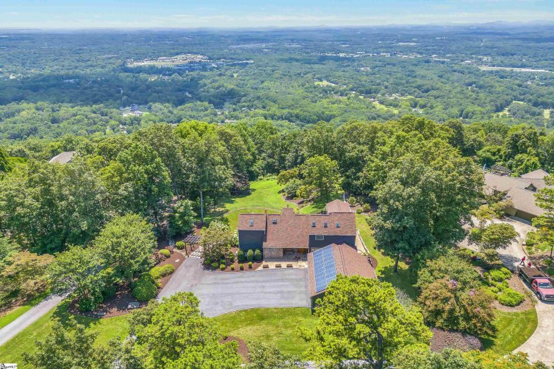 Property image 3 at 5 The Summit, Greenville, SC 29609