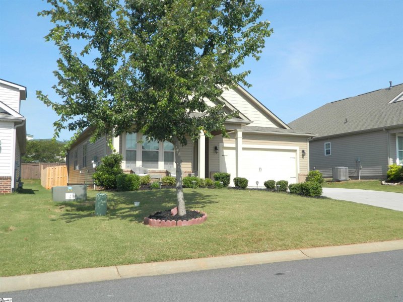 Property image 2 at 120 Rossmoor Court, Anderson, SC 29621