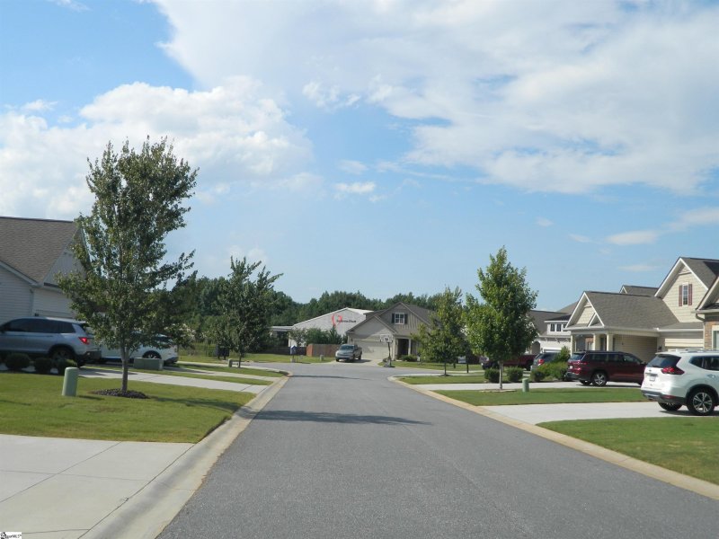 Property image 3 at 120 Rossmoor Court, Anderson, SC 29621